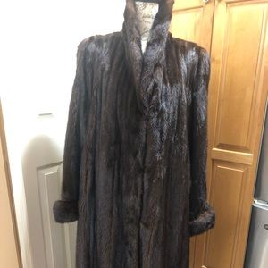 MAXIMILLIAN 100% AUTHENTIC MINK COAT- LIKE NEW